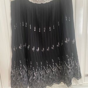 Chic Black and White Embroidered Skirt